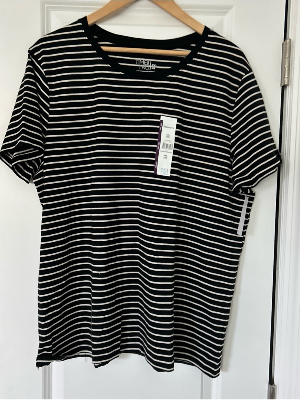 Time and Tru Women's Crewneck Tee with Short Sleeves, Black/White Stripe XXL